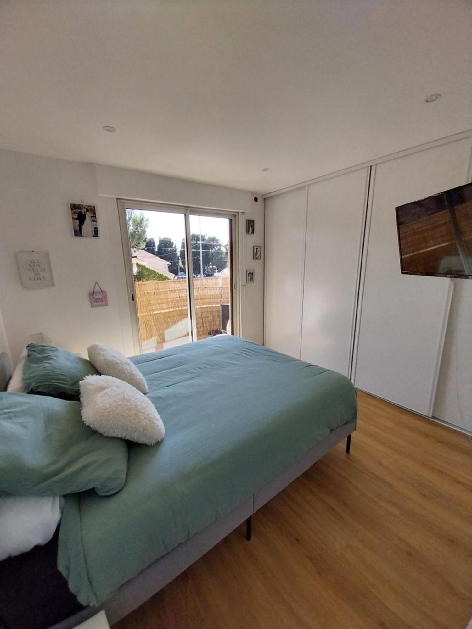 Appartement A 300m De La Fréjus