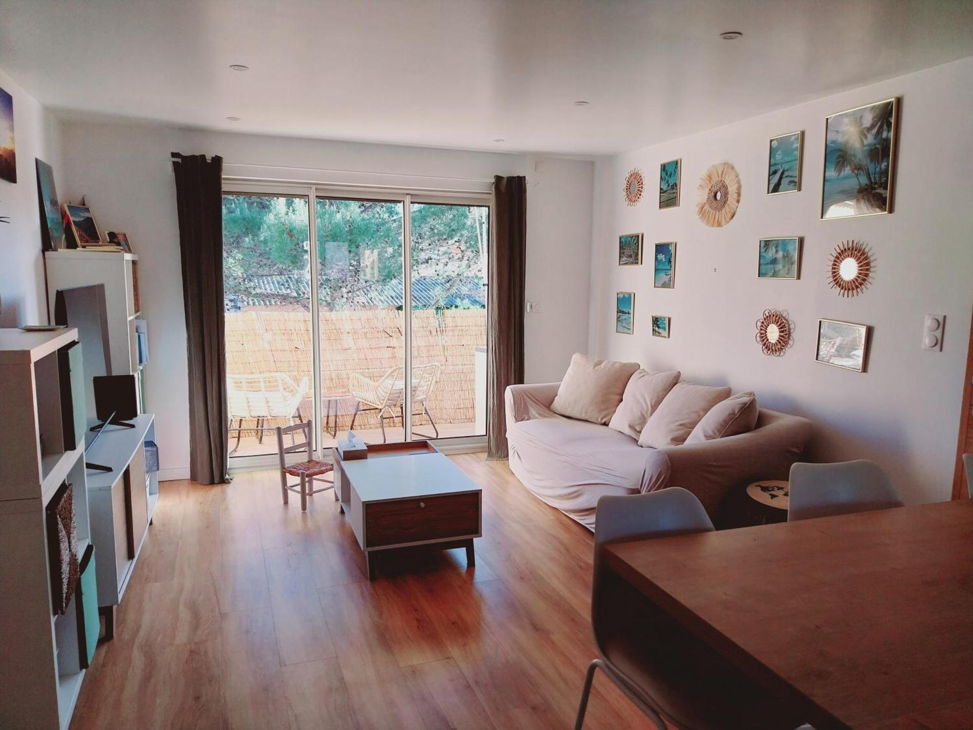 Appartement A 300m De La *